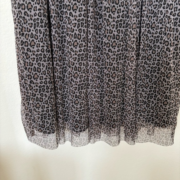 Leopard Print Knee-Length Flowy Skirt Size Medium - Picture 4 of 7